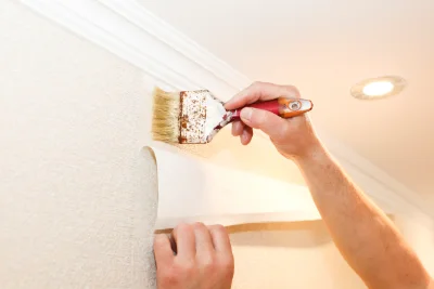 Pose de papier peint à Blars — revêtements muraux et toiles de verre